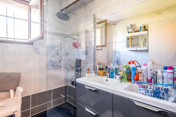 Maison familiale sur un joli terrain arboré