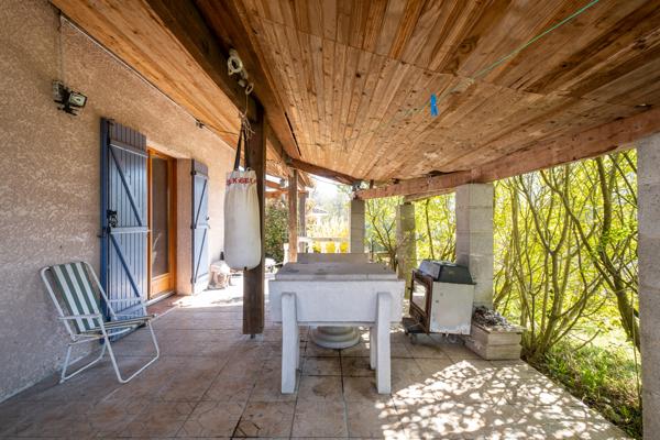 Maison familiale sur un joli terrain arboré