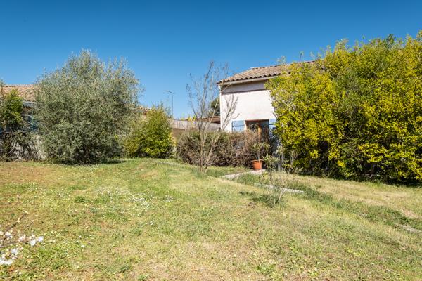 Maison familiale sur un joli terrain arboré