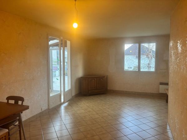 Maison village, 3 chambres, jardin 649 m2