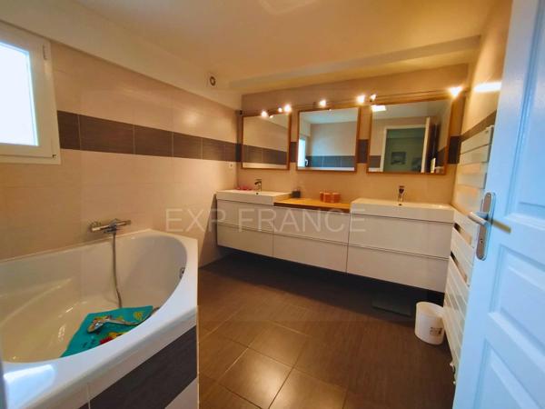 🏡 Maison contemporaine 254 m² – Double habitation – Piscine & calme – Pompignac