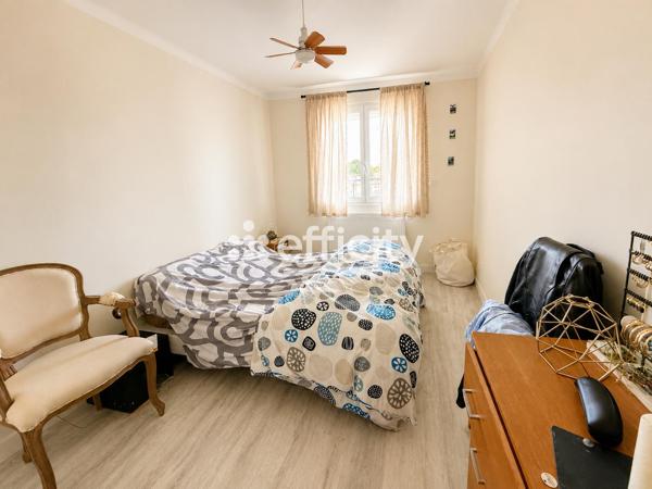 Appartement
         3 pièces
        - 67 m² Exclusivité 130 000 € *