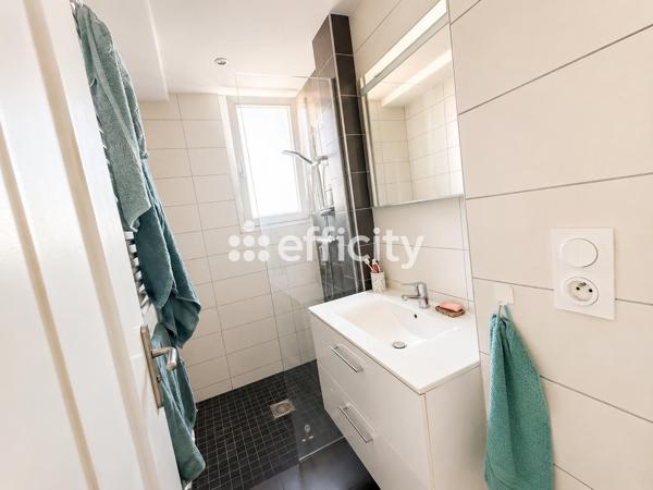 Appartement
         3 pièces
        - 67 m² Exclusivité 130 000 € *