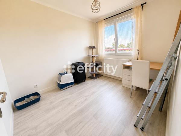 Appartement
         3 pièces
        - 67 m² Exclusivité 130 000 € *