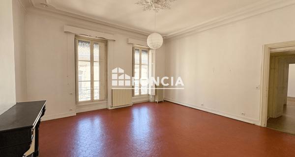 À vendre Appartement 4 pièces 137 m² - Nîmes 30000