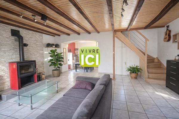 Maison de pierre - pas de travaux - 2 chambres - beau jardin de 815m²