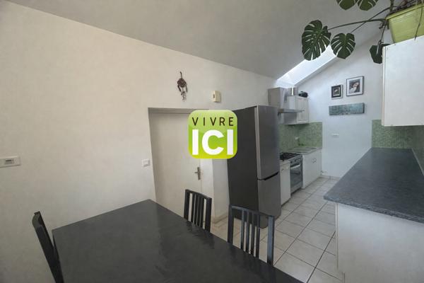 Maison de pierre - pas de travaux - 2 chambres - beau jardin de 815m²