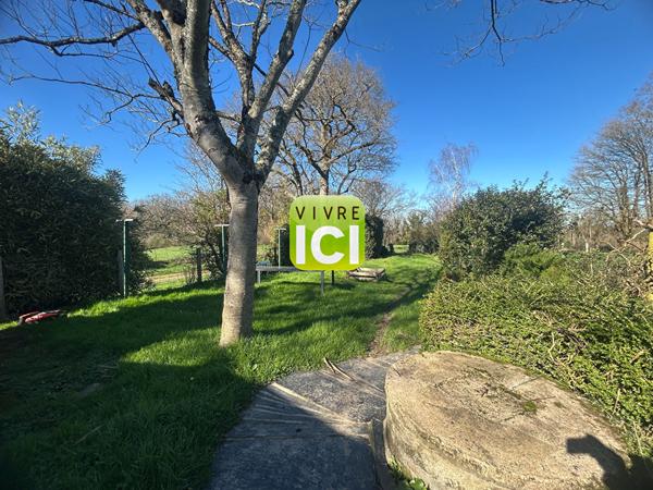 Maison de pierre - pas de travaux - 2 chambres - beau jardin de 815m²