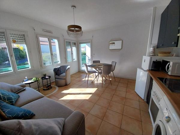 Hendaye Les Hauteurs Bel appartement T2 avec parking et cave