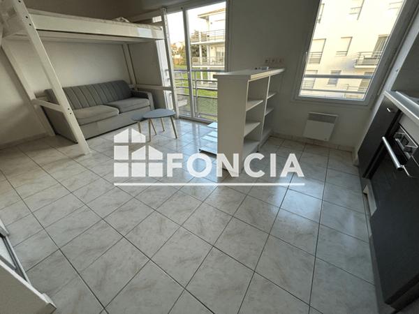 Location Studio meublé 27.21 m² - 5 RUE THEOPHILE LEAUD Niort 79000