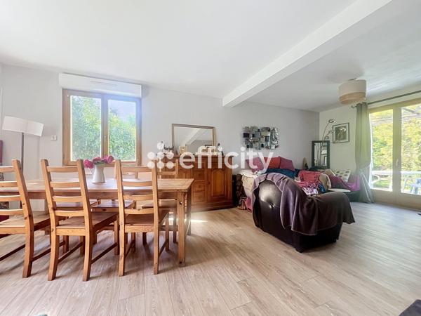 Maison
         5 pièces
        - 90 m² Exclusivité 249 700 € *
