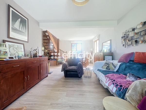 Maison
         5 pièces
        - 90 m² Exclusivité 249 700 € *
