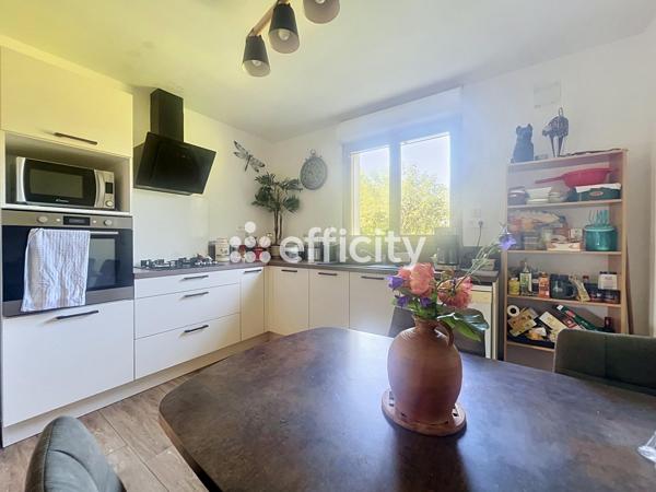 Maison
         5 pièces
        - 90 m² Exclusivité 249 700 € *