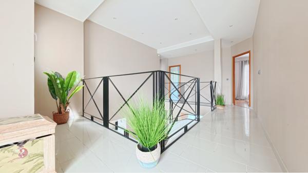 Maison
         8 pièces
        - 189 m² Bien prestige