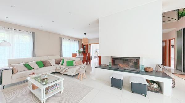 Maison
         8 pièces
        - 189 m² Bien prestige
