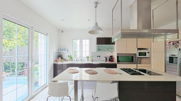 Maison
         8 pièces
        - 189 m² Bien prestige