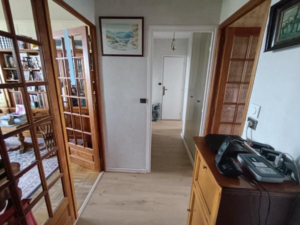 Appartement
         3 pièces
        - 63 m²