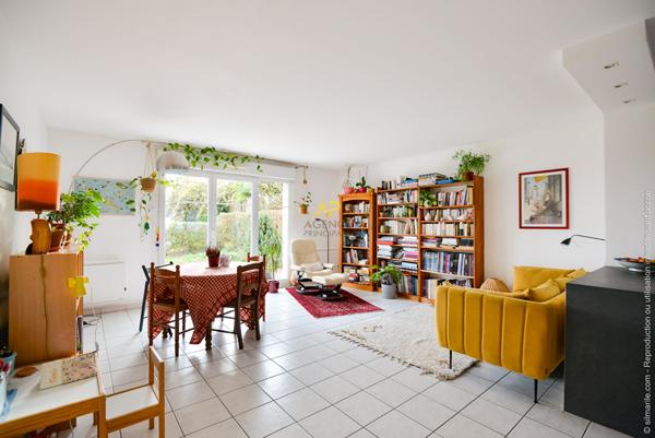 Maison 5 chambres €449 000 ** - Référence 1949