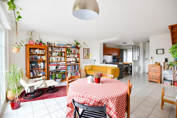 Maison 5 chambres €449 000 ** - Référence 1949