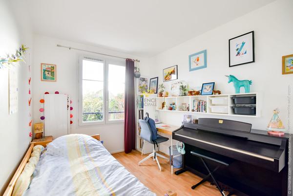 Maison 5 chambres €449 000 ** - Référence 1949