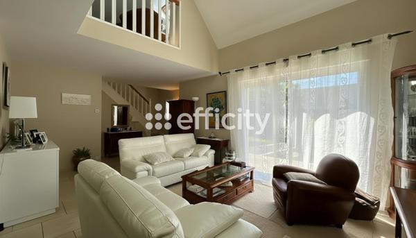 Maison
         6 pièces
        - 172 m² Bien prestige 659 000 € *