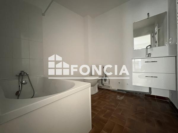 Location Appartement 2 pièces 34.57 m² - 10 RUE SAINTE EUGENIE Nimes Cedex 30000