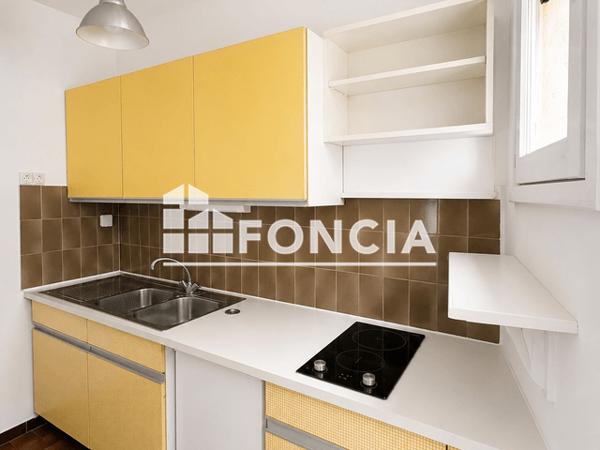 Location Appartement 2 pièces 34.57 m² - 10 RUE SAINTE EUGENIE Nimes Cedex 30000