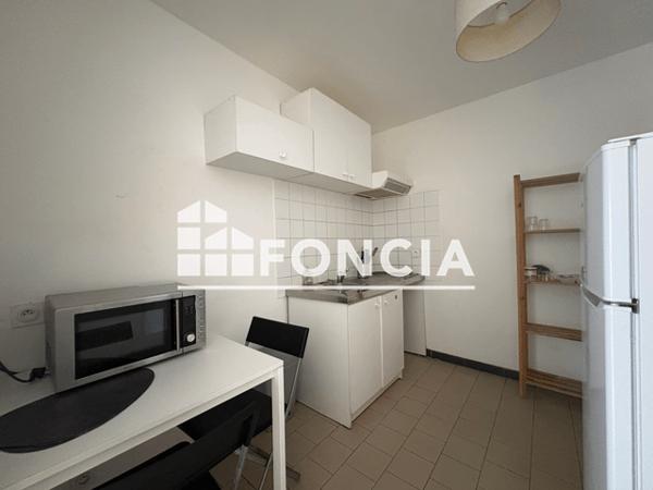 Location Studio meublé 31.25 m² - 16 RUE GRETRY Nimes 30000