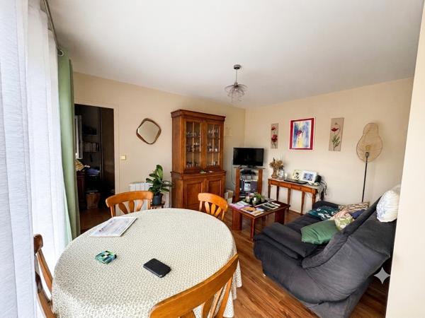 Vannes Centre , Appartement 2 pièces avec ascenseur et balcon Sud-Ouest , Vannes