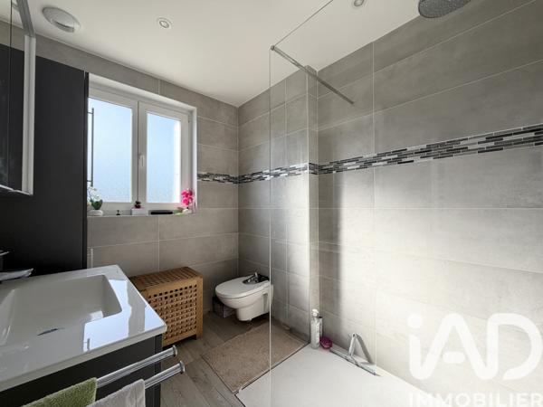 Maison à vendre 4 pièces 109 m² Vic-sur-Cère