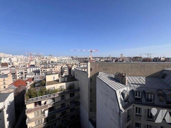 Au coeur du 11 arrondissement de Paris, au 57 avenue de la République, découvrez ce charmant 2 ...