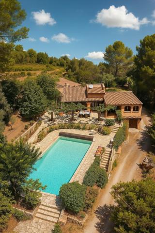 A vendre : Propriété 7 pièces avec piscine, véranda et jardin arboré – Fort potentiel - Bandol