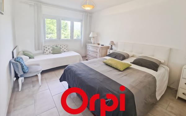 Appartement à vendre    3 pièces • 76,78 m2 Bandol