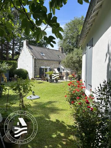 Maison en pierres avec dépendance