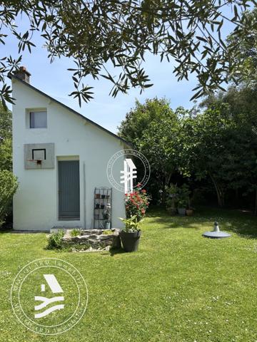 Maison en pierres avec dépendance