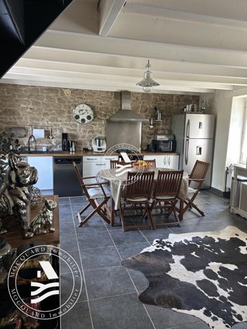Maison en pierres avec dépendance