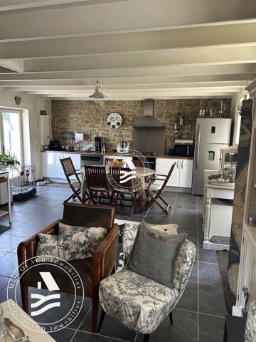 Maison en pierres avec dépendance