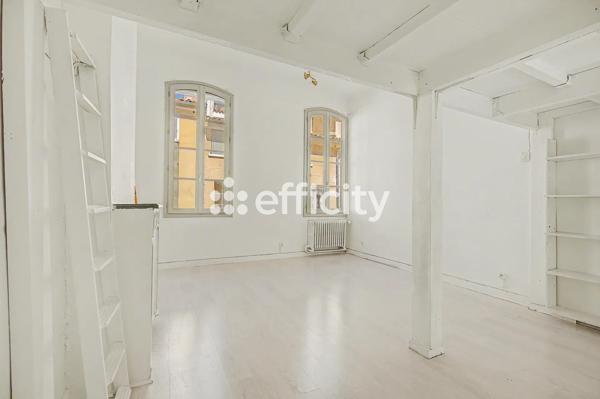 Appartement
         2 pièces
        - 50 m² 265 000 € *
