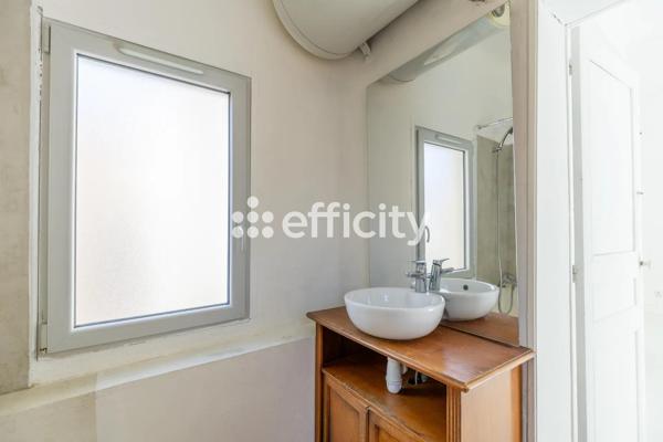 Appartement
         2 pièces
        - 50 m² 265 000 € *