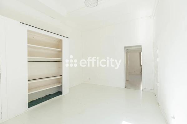 Appartement
         2 pièces
        - 50 m² 265 000 € *