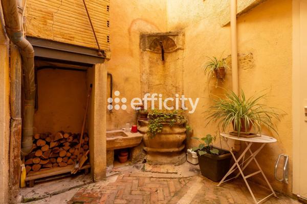 Appartement
         2 pièces
        - 50 m² 265 000 € *