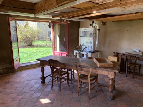 Charlieu (42190) Propriété sur 2 hectares libres