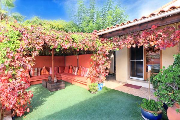 Maison de Plain-Pied de Charme avec Piscine