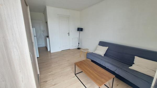 A louer Appartement studio meublé balcon Mont De Marsan logement étudiant