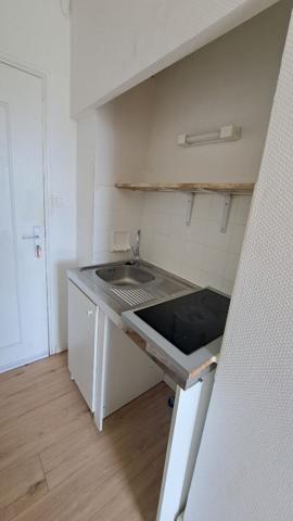 A louer Appartement studio meublé balcon Mont De Marsan logement étudiant