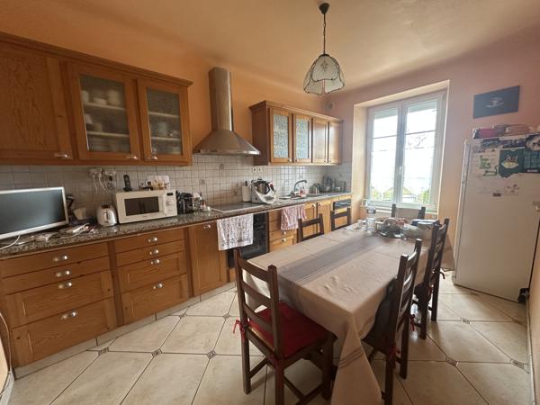 Maison 9 pièces - 308 m²