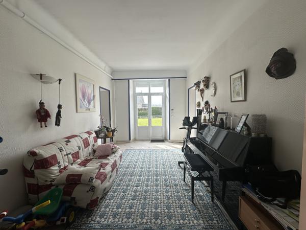 Maison 9 pièces - 308 m²