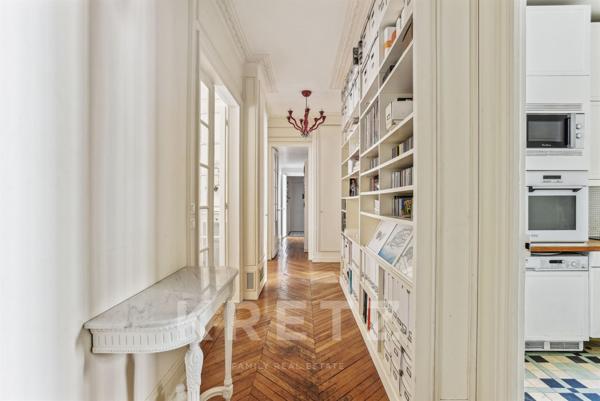 Bel appartement bourgeois au Jardin du Luxembourg.