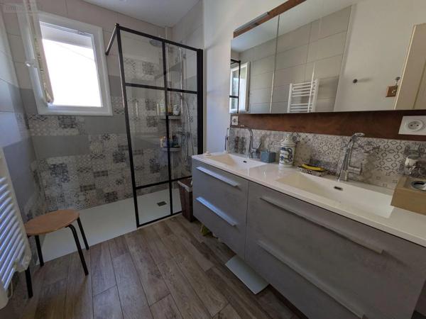 Achat - Maison Les Herbiers 85500 6 pièces 102 m 2 568 m 2