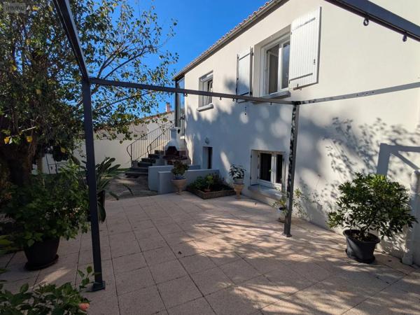 Achat - Maison Les Herbiers 85500 6 pièces 102 m 2 568 m 2